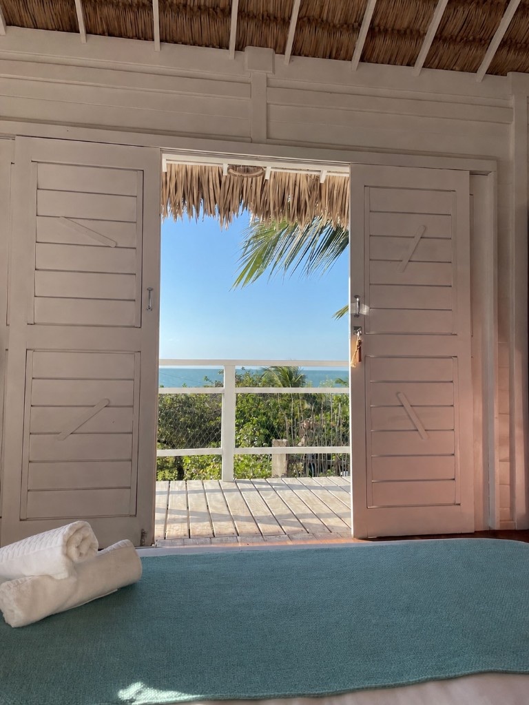 Chambre climatisée de Villa Tomama avec vue sur l’océan Atlantique